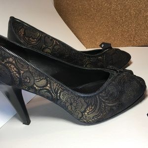 Donals J. Pliner Black/Gold 4.5" Heel